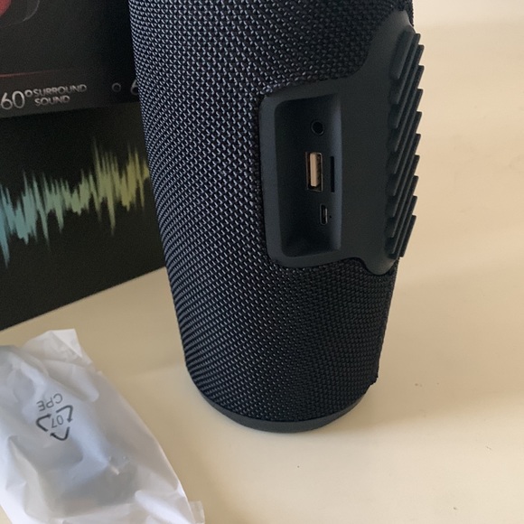 Water resistant blue tooth speaker. - Picture 2 of 4